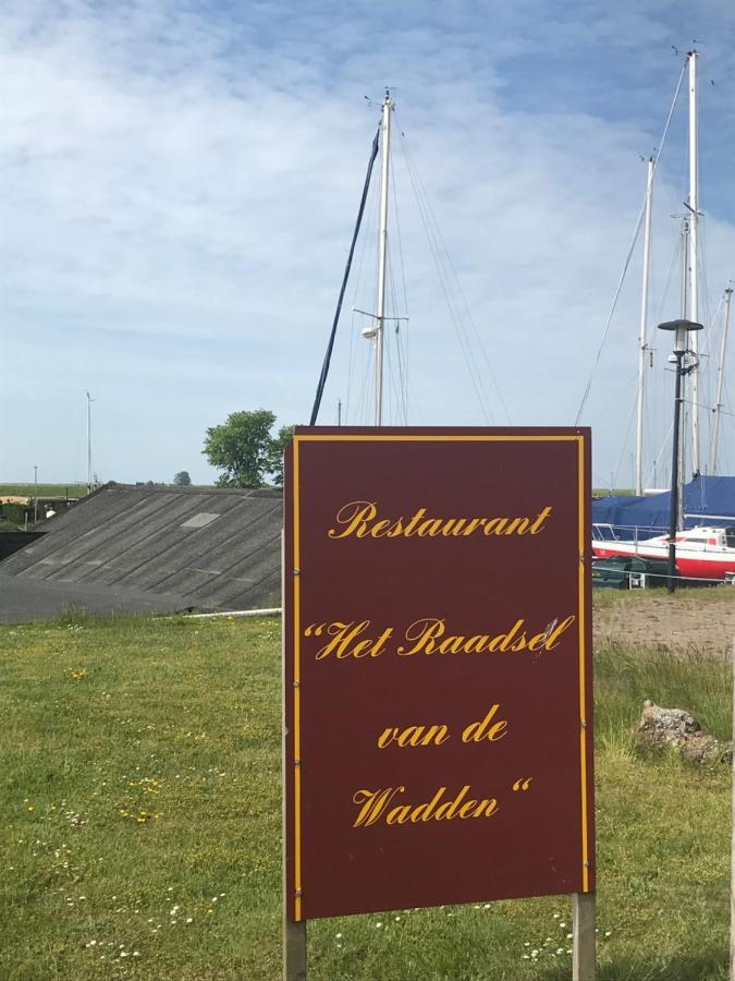 Bellemare Bungalow Lauwersmeer Mit Ueberdachte Veranda Und Eingezaeuntem Garten Anjum Extérieur photo