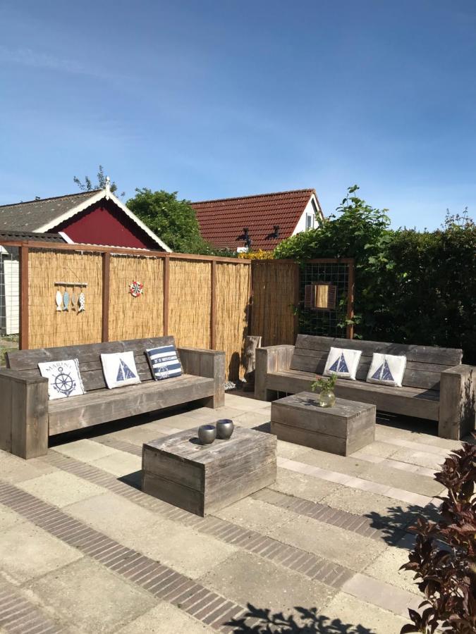 Bellemare Bungalow Lauwersmeer Mit Ueberdachte Veranda Und Eingezaeuntem Garten Anjum Extérieur photo